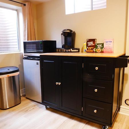 Private Basement, Bath, Living Area In Morrison Apartment Luaran gambar